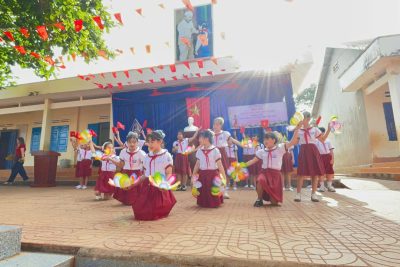Ngày hội đọc sách, Hội thi “Chúng em kể chuyện Bác Hồ” nhằm chào mừng kỷ niệm 50 năm Ngày Giải phóng miền Nam, thống nhất đất nước (30/4/1975 – 30/4/2025) và 139 năm Ngày Quốc tế Lao động (1/5/1886 – 1/5/2025); 135 năm Ngày sinh Chủ tịch Hồ Chí Minh  (19/5/1890 – 19/5/2025); kỷ niệm Ngày sách Việt Nam 21/4.