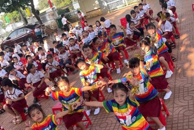 HÌNH ẢNH CÁC HỌC SINH LỚP 2B THAM GIA HỘI THI CHÚNG EM KỂ CHUYỆN BÁC HỒ VÀ NGÀY HỘI ĐỌC SÁCH
